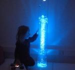 coloane tub bule aer luminos